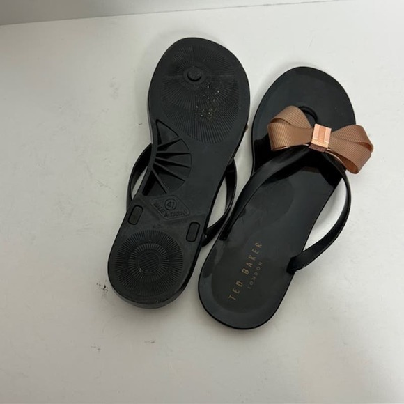 Ted Baker‎ Rose Gold Thong Sandals - Picture 4 of 4